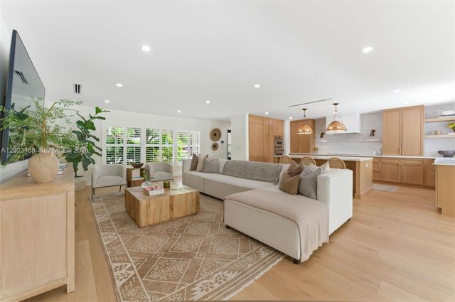 7350 SW 65th Ave, South Miami, FL 33143