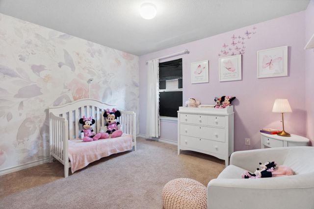 442 Thornless CIR, Buda, TX 78610