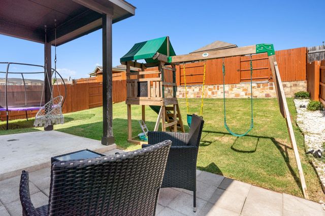 442 Thornless CIR, Buda, TX 78610