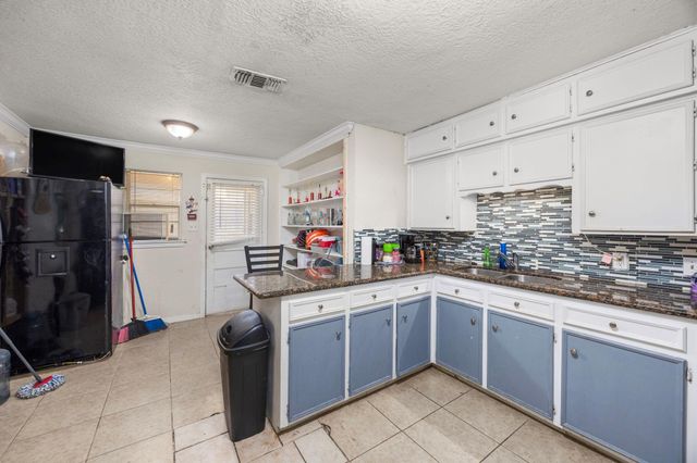 917 Alvin Street, Pasadena, TX 77506