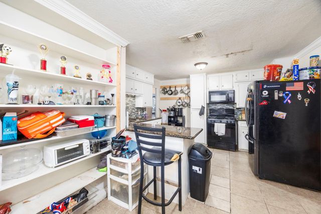 917 Alvin Street, Pasadena, TX 77506