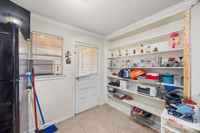 917 Alvin Street, Pasadena, TX 77506