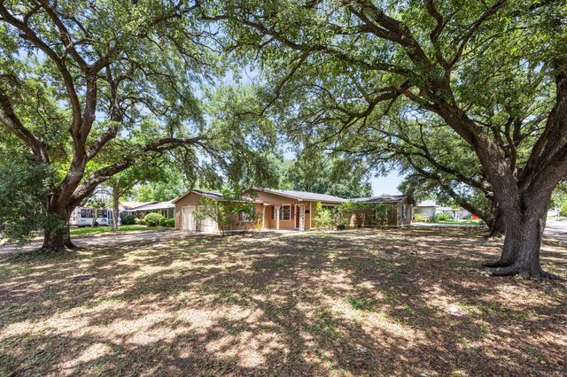 917 Alvin Street, Pasadena, TX 77506