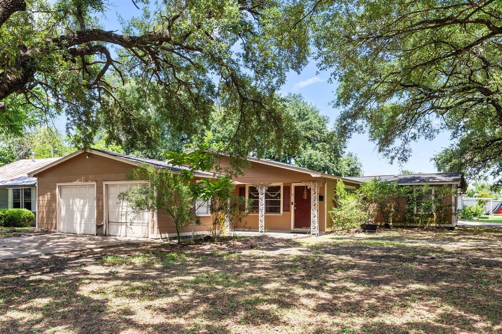 917 Alvin Street, Pasadena, TX 77506