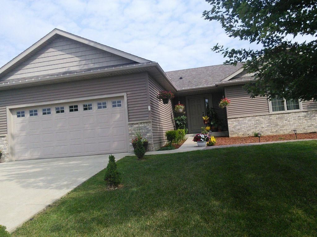 2136 Ashland Drive NW, Rochester, MN 55901