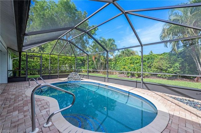 1983 Crown Pointe BLVD, Naples, FL 34112