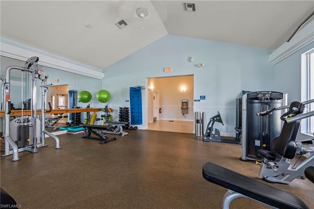 1983 Crown Pointe BLVD, Naples, FL 34112