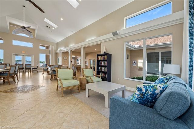 1983 Crown Pointe BLVD, Naples, FL 34112