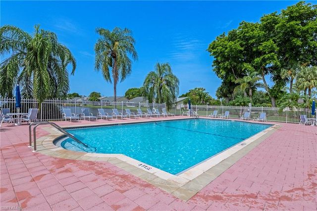 1983 Crown Pointe BLVD, Naples, FL 34112