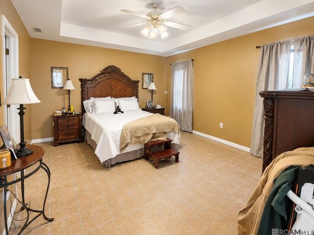 918 Woodhill Dr, Baton Rouge, LA 70806