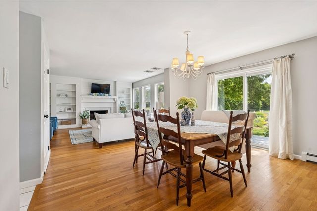 162 Main St, Southborough, MA 01772