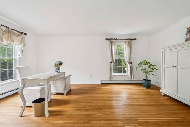 162 Main St, Southborough, MA 01772