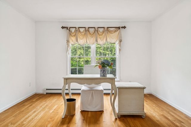 162 Main St, Southborough, MA 01772
