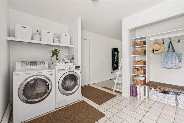 162 Main St, Southborough, MA 01772