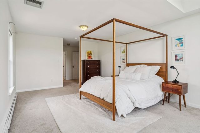 162 Main St, Southborough, MA 01772