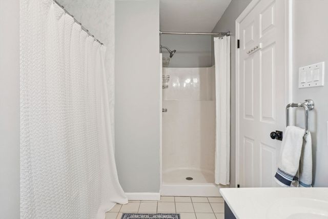 162 Main St, Southborough, MA 01772