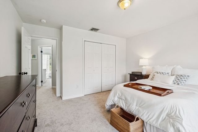 162 Main St, Southborough, MA 01772