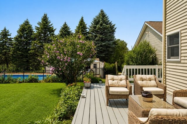 162 Main St, Southborough, MA 01772