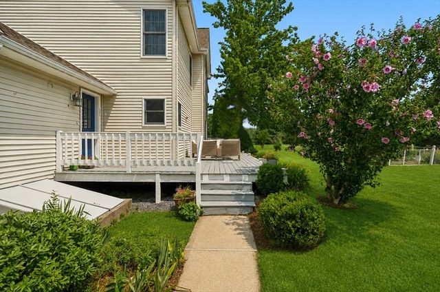 162 Main St, Southborough, MA 01772