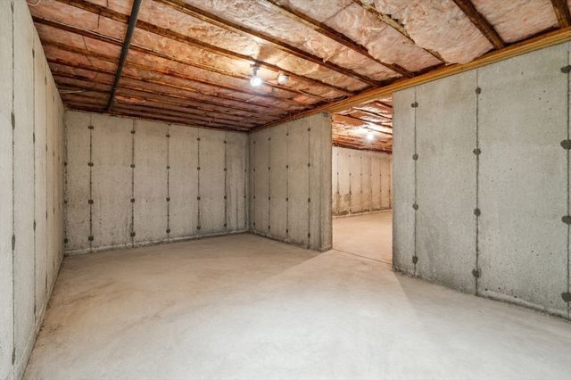 162 Main St, Southborough, MA 01772