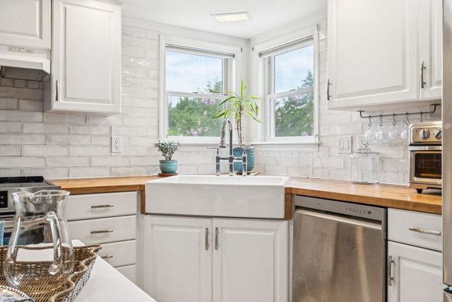 162 Main St, Southborough, MA 01772