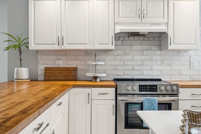162 Main St, Southborough, MA 01772