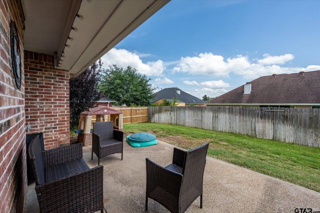2043 Rana Park, Flint, TX 75762