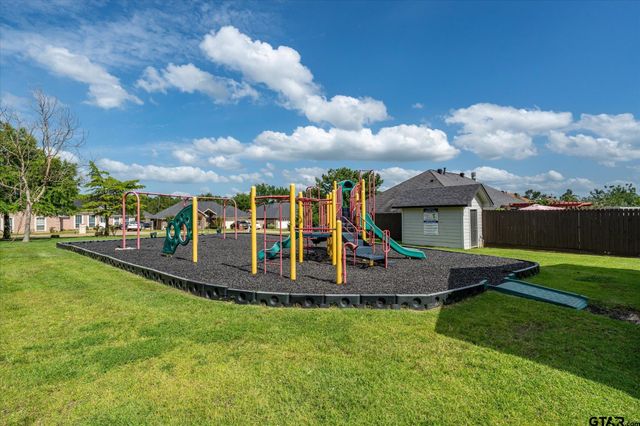 2043 Rana Park, Flint, TX 75762