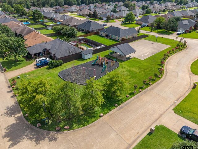2043 Rana Park, Flint, TX 75762