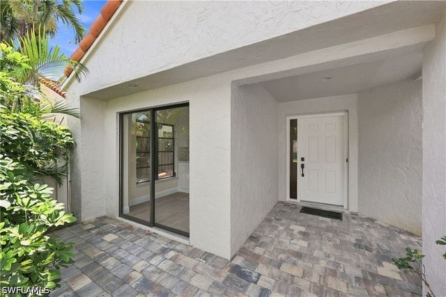 857 Reef Point CIR, Naples, FL 34108