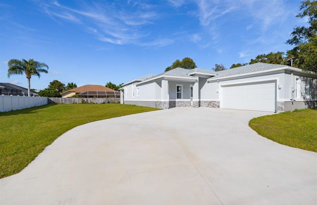 9 NW Watkins Pl, Palm Coast, FL 32164