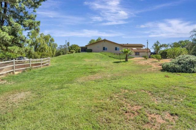 30136 Rolling Hills Drive, Valley Center, CA 92082