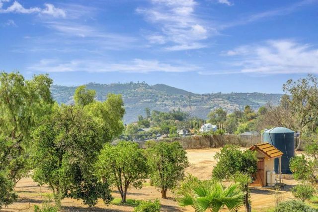 30136 Rolling Hills Drive, Valley Center, CA 92082