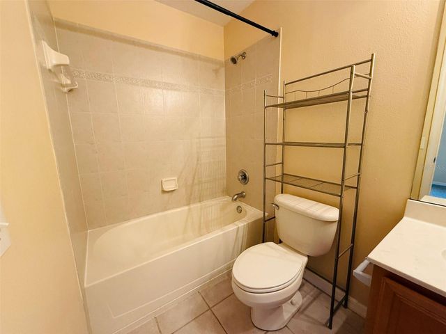 8533 TRAIL WIND DRIVE, Tampa, FL 33647