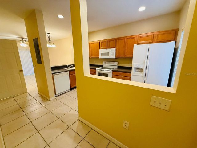 8533 TRAIL WIND DRIVE, Tampa, FL 33647