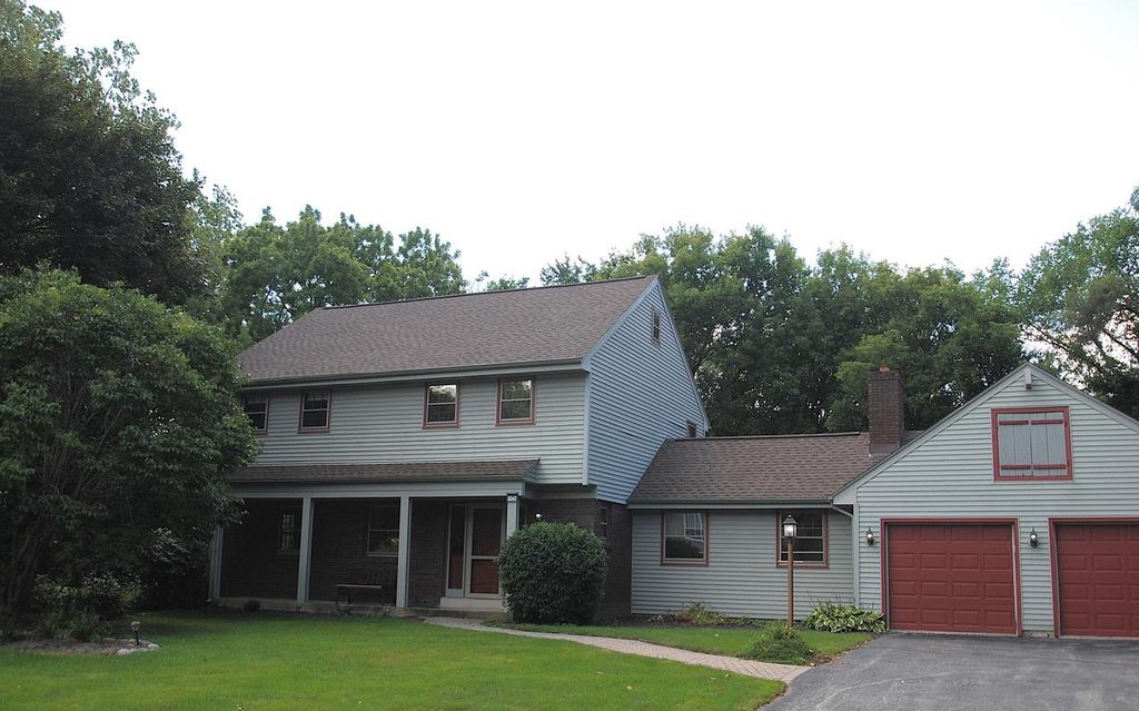 8541 W Midland DRIVE, Greendale, WI 53129