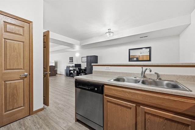 2628 Pinto Ln, Iowa City, IA 52240