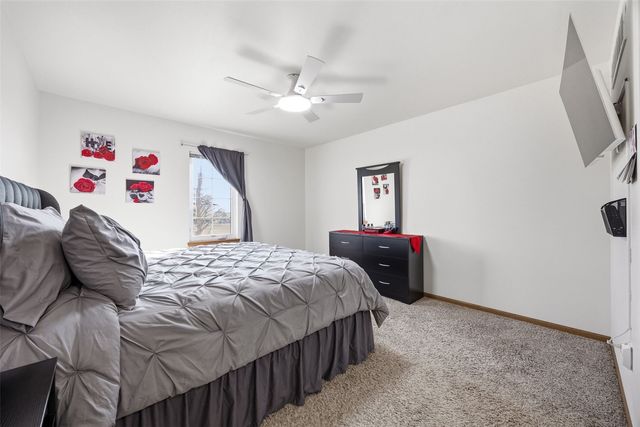 2628 Pinto Ln, Iowa City, IA 52240