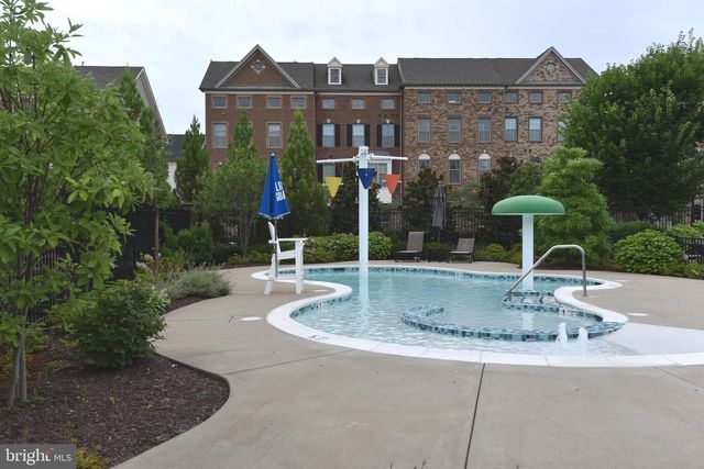 22557 OCEAN CLIFF SQ, Ashburn, VA 20148