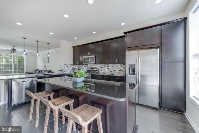 22557 OCEAN CLIFF SQ, Ashburn, VA 20148
