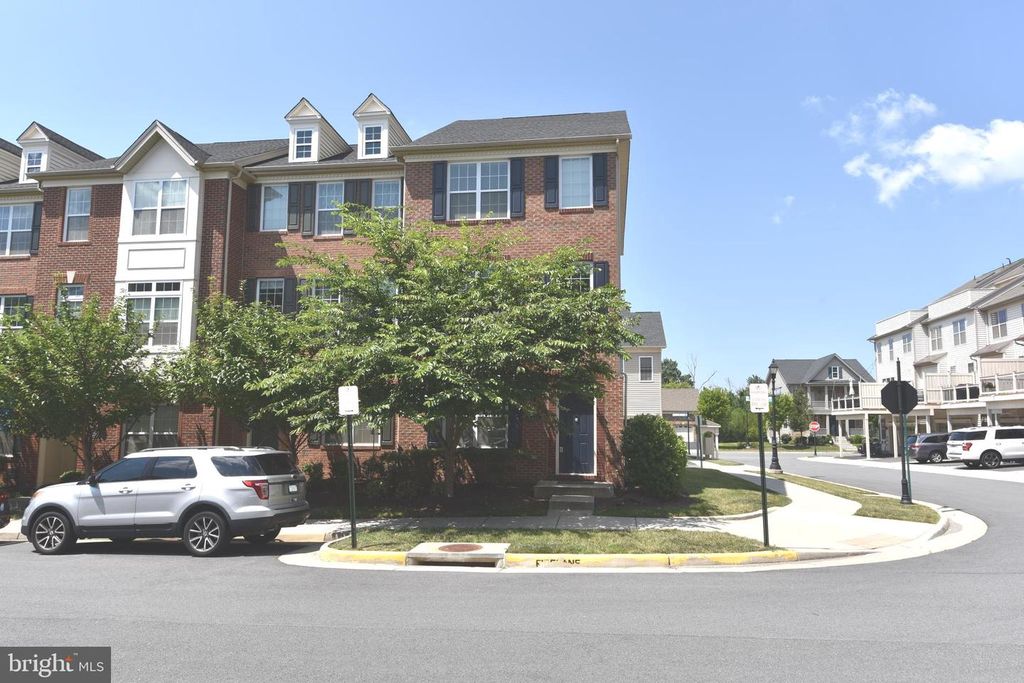 22557 OCEAN CLIFF SQ, Ashburn, VA 20148