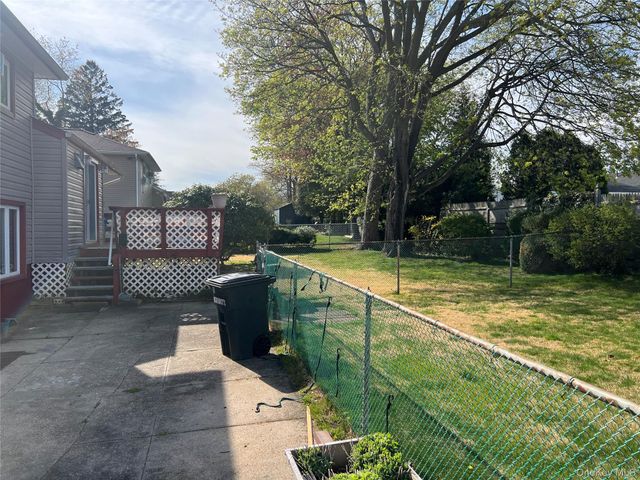 65 Thoreau Road, North Babylon, NY 11703