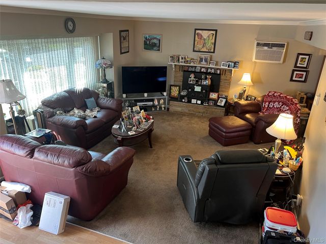 65 Thoreau Road, North Babylon, NY 11703