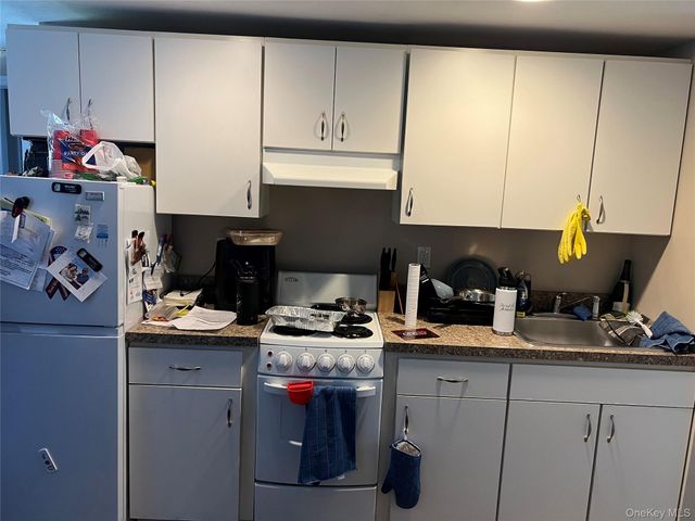 65 Thoreau Road, North Babylon, NY 11703