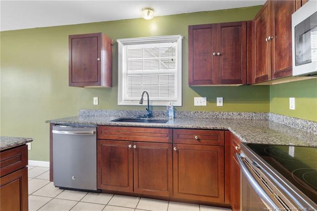 112 Woodland Court, Raeford, NC 28376