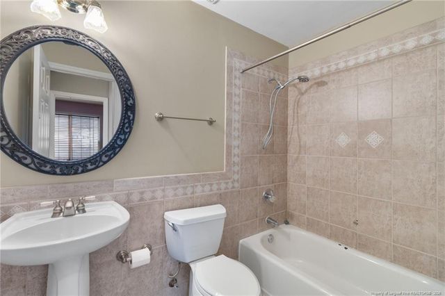 112 Woodland Court, Raeford, NC 28376