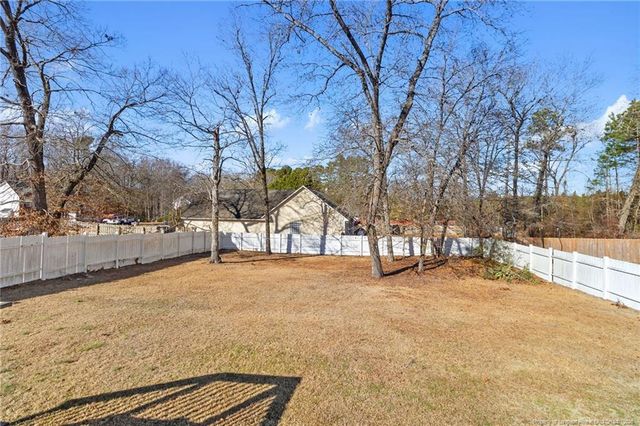 112 Woodland Court, Raeford, NC 28376