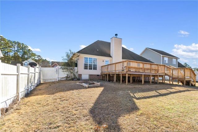 112 Woodland Court, Raeford, NC 28376