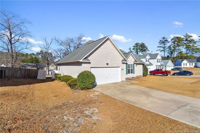 112 Woodland Court, Raeford, NC 28376