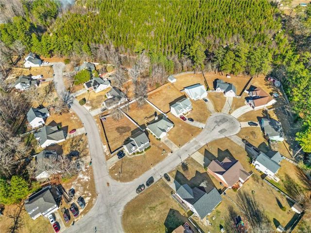 112 Woodland Court, Raeford, NC 28376